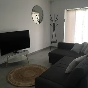 Appartement Lumineux Et Confortable Dans Un Mas Provencal, Courthézon